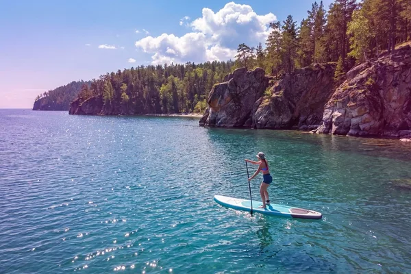 SUP и сёрфинг в России: где покататься весной и летом 2026