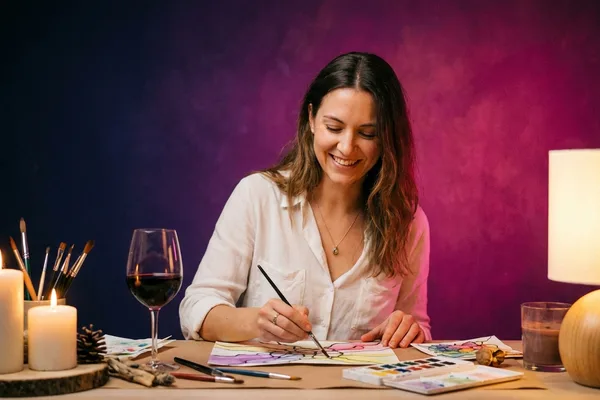 Женский досуг: арт-терапия, нейрографика и винные мастер-классы