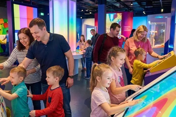 Интерактивные музеи России: где экспонаты можно трогать руками